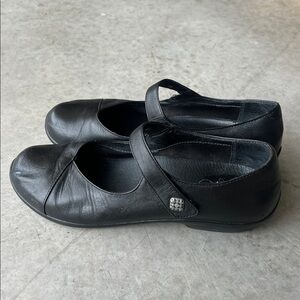 Dansko OPAL Mary Jane Shoes Womens 40 9.5/10 Black Strap With Accent Button =